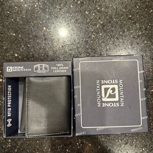 Black leather Mountain Stone wallet 100% full grain leather and RFID protection